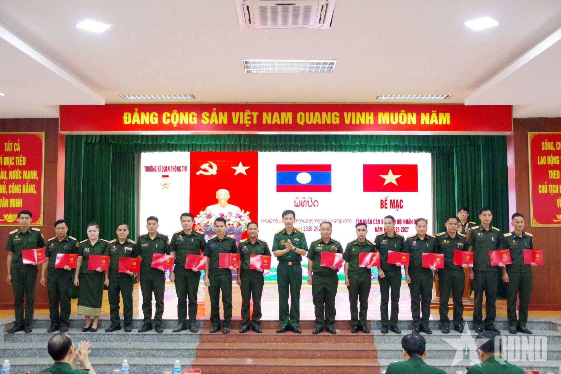 Trường Sĩ quan Thông tin bế mạc lớp tập huấn cán bộ Quân đội nhân dân Lào